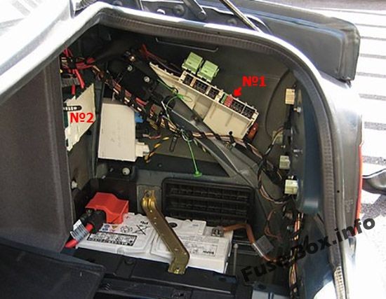 Luggage compartment fuse box location in a BMW 5-Series (E39, 1996-2003)