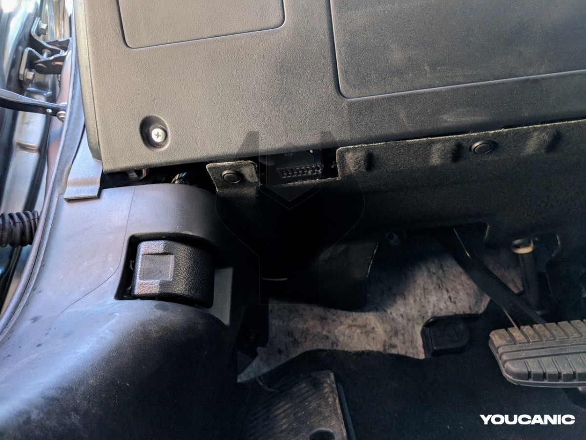 Obd2 Port On A Mitsubishi